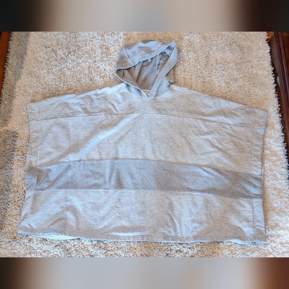 NWOT Simply Noelle Hooded Poncho Two Tone Gray Jersey Oversized XS